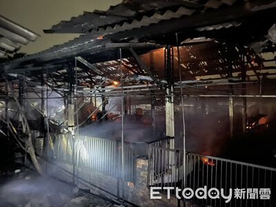 台南木造房屋晚間火警！內存放「150加侖香蕉水」　26消防員撲救