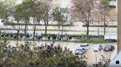 快訊／雷雨胞強襲苗栗！高鐵停車場變池塘　土石流淹沒山路