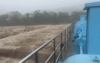 苗栗多處淹大水！滾滾泥流斷交通　鍾東錦下令：局處長銷假上班