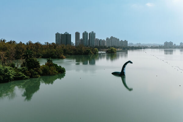 ▲▼高雄澄清湖出現尼斯湖水怪。（圖／翻攝自高雄市政府臉書專頁）