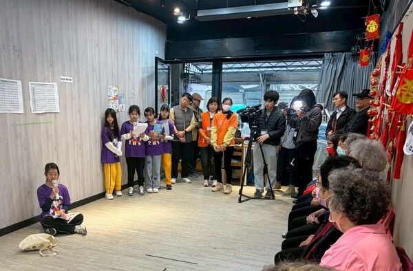 桃園大忠國小孩子青銀共學 學習愛與關懷