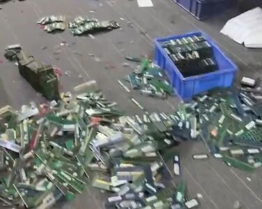 黃牛囤整屋記憶體崩潰喊「完蛋」　中國DDR5價格斷崖式崩盤