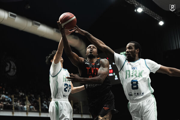 ▲桃園璞園領航猿葛拉漢、盧峻翔。（圖／桃園璞園領航猿提供）