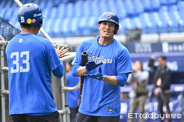 ▲▼林哲瑄球員生涯最終戰。（圖／記者李毓康攝）