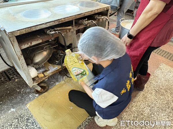 [新聞] 快訊／清明吃春捲中毒擴大！人數飆至67人 - 八卦 - PTT.BEST 批踢踢爆文 2