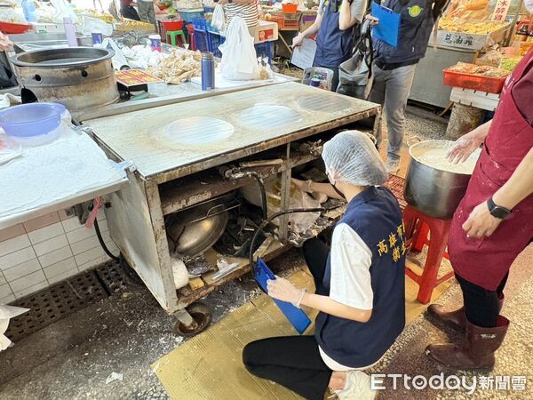 [新聞] 快訊／清明吃春捲中毒擴大！人數飆至67人 - 八卦 - PTT.BEST 批踢踢爆文