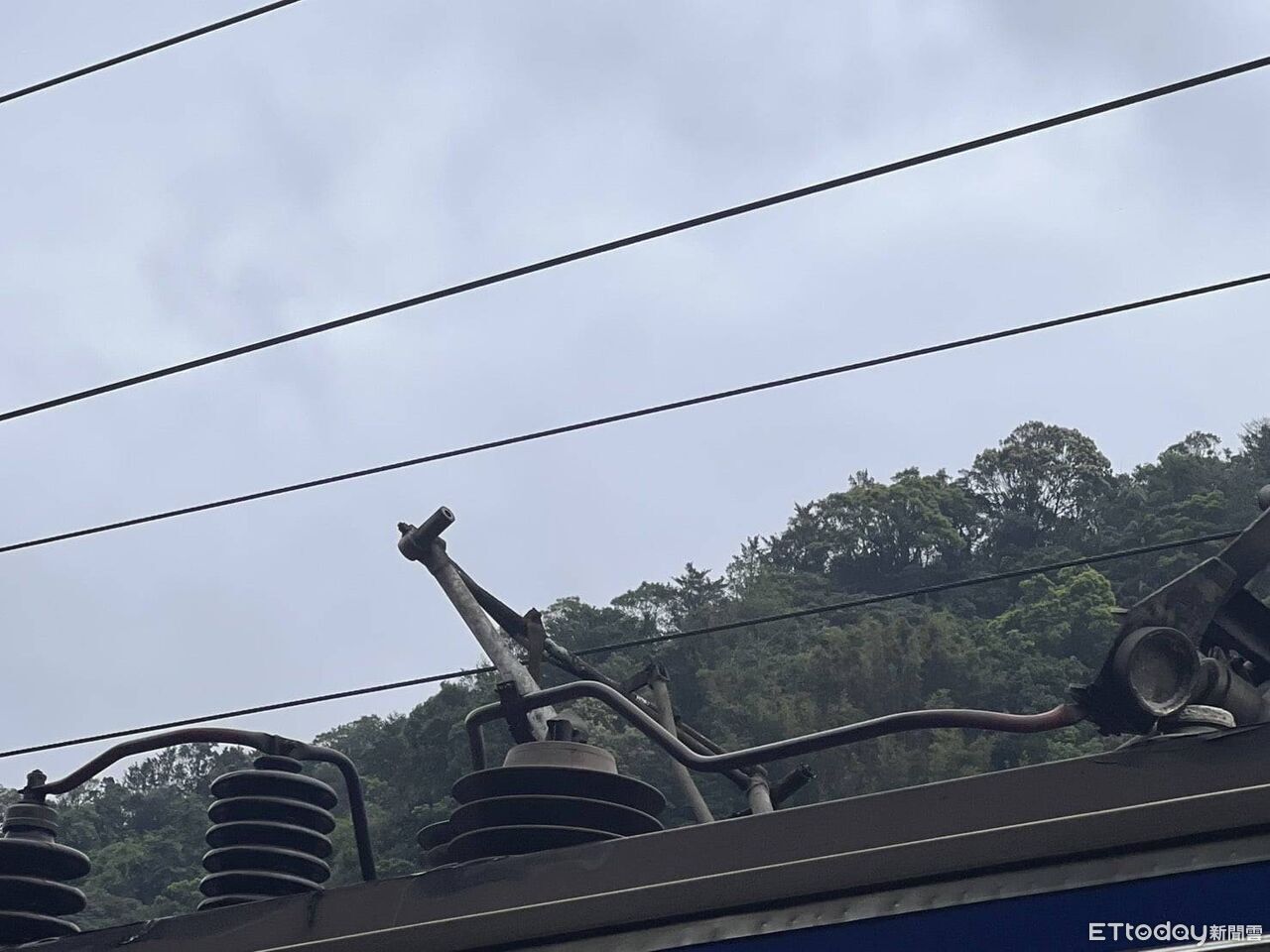 台鐵集電弓受損恢復運行 旅客1年內退票免收手續費