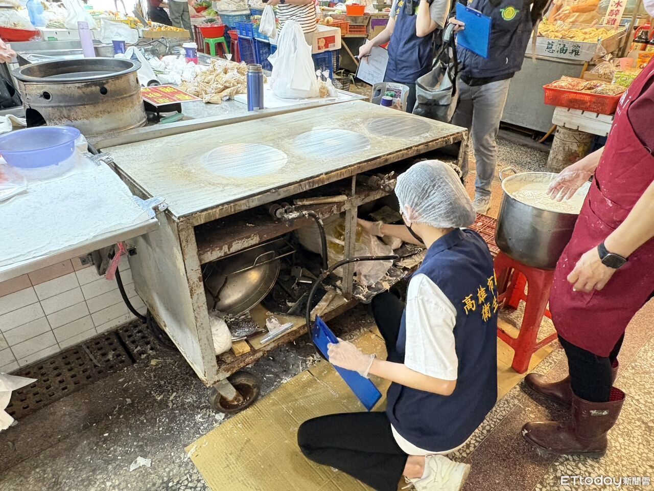 快訊/清明吃春捲中毒擴大!人數飆至67人...衛生局勒令停業7天