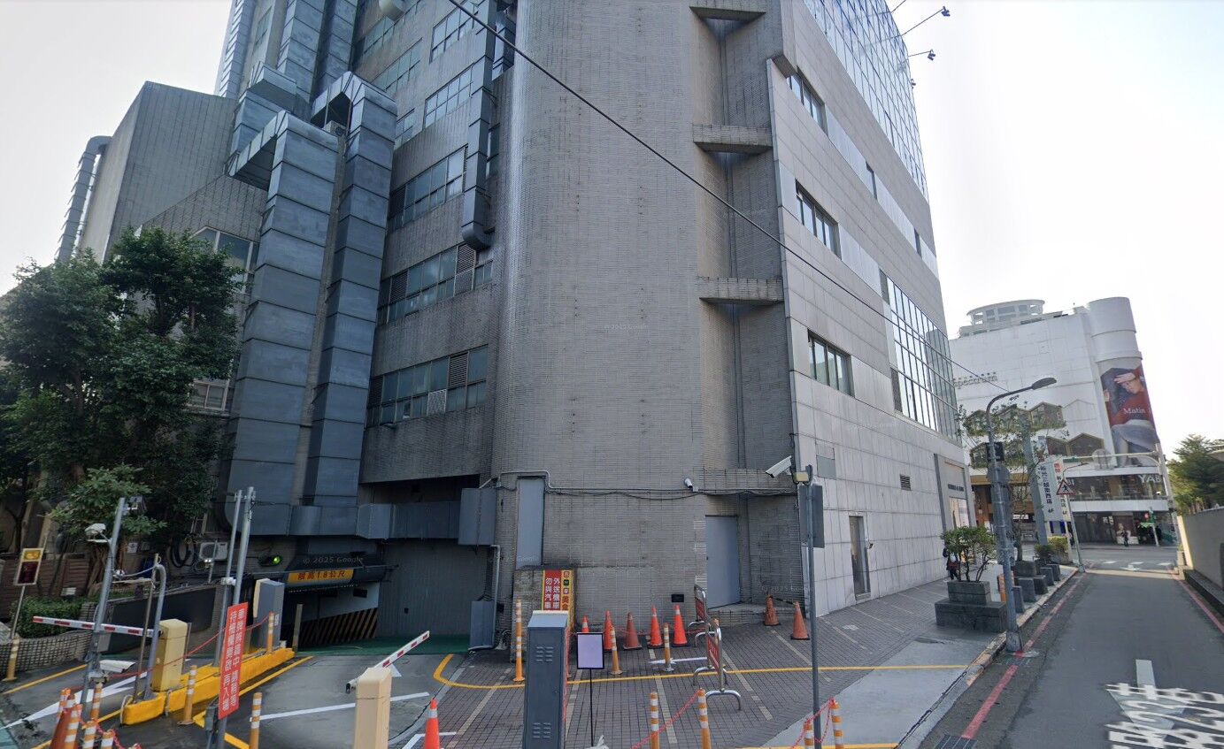 ▲▼北市中山區新光三越百貨南西店3館發生墜樓意外。(圖/記者翻攝自Google Maps)