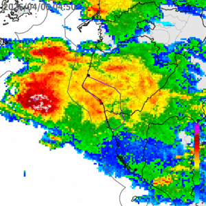 快訊/大雷雨南移! 襲2縣市