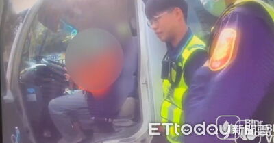 「觀光巴士」酒駕撞車逃逸！救護車急攔截　鄉長斥太離譜