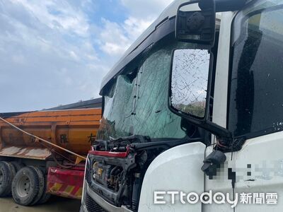 軀幹斷裂臟器外露亡！新北聯結車失控暴衝畫面曝　3人遭撞1死2傷