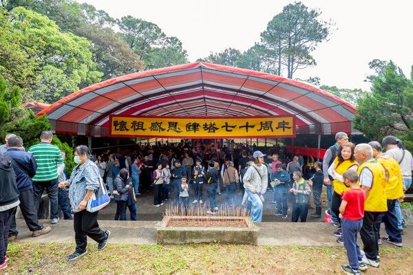 「台灣民謠之父」鄧雨賢家族祖塔 鄧屋雲閣塔慶建塔70週年