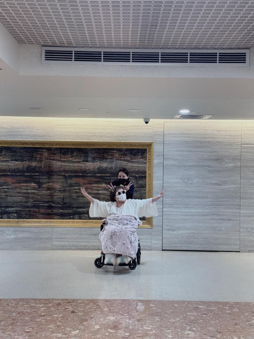 ▲▼陳文茜打3個月高劑量類固醇：醜到變形才能放下。（圖／翻攝自臉書）