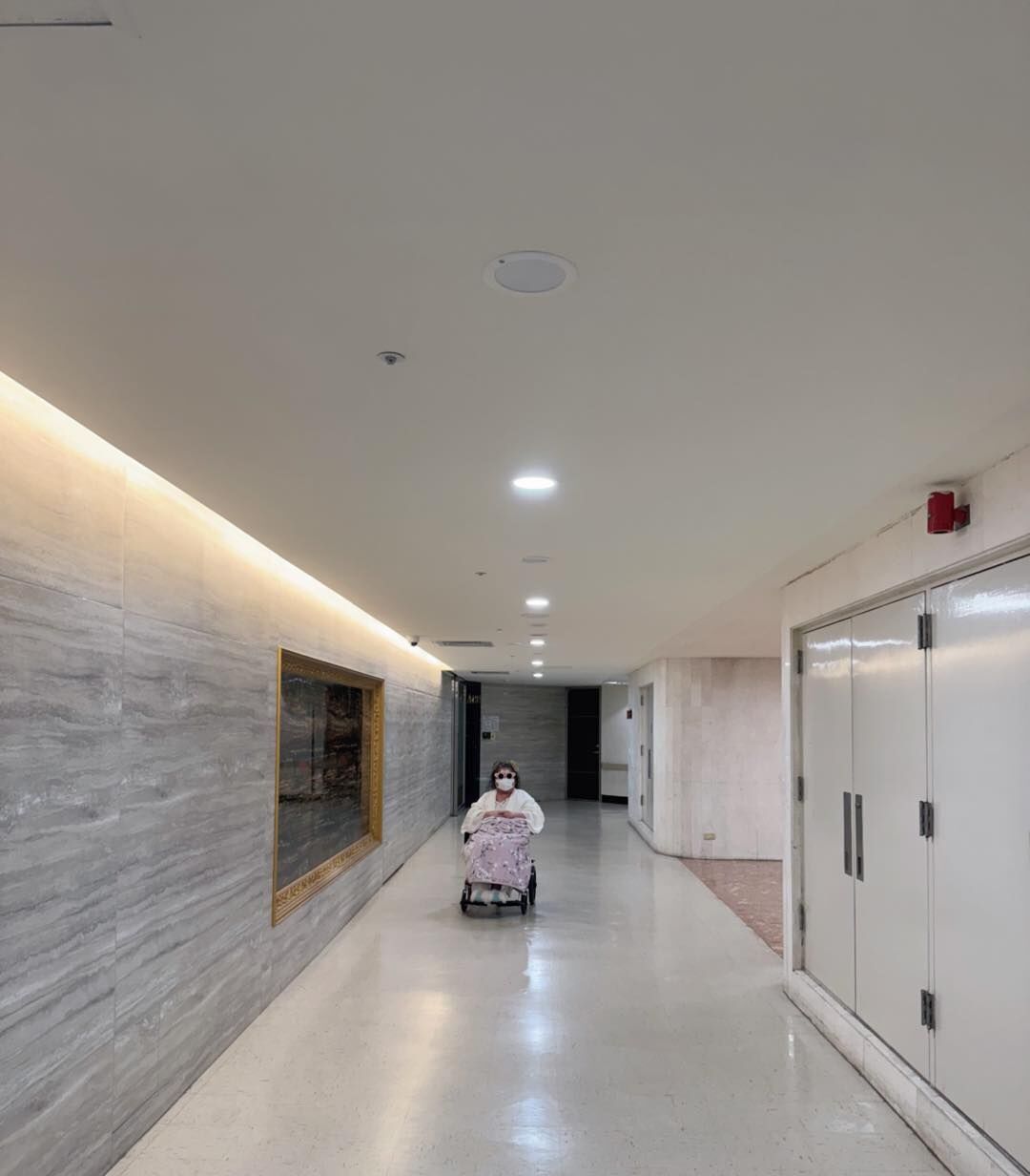 ▲▼陳文茜打3個月高劑量類固醇：醜到變形才能放下。（圖／翻攝自臉書）