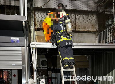 快訊／台中火警4傷「10歲女趴陽台呼救」　嬤一度命危
