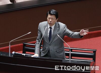 謝龍介開庭缺席「未請假」 檢察官:建請再傳或拘提