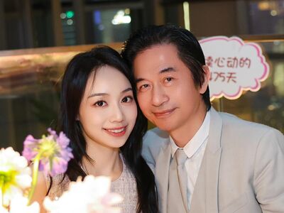 結婚15年！黃舒駿同框小24歲嫩妻　放閃文17萬朝聖：老婆太有氣質