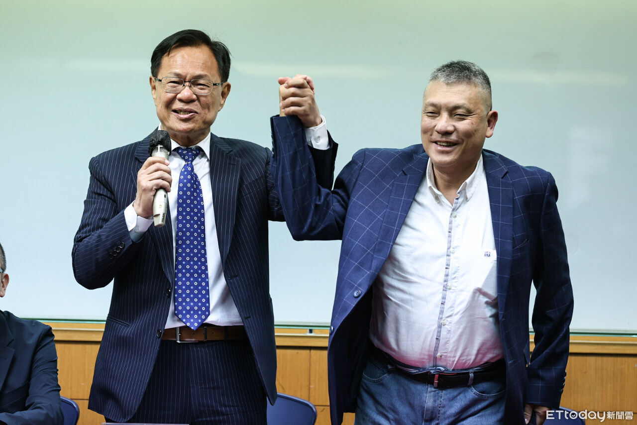 快訊/嘉義市長藍白合談定 張啓楷勝出、邀翁壽良任主委