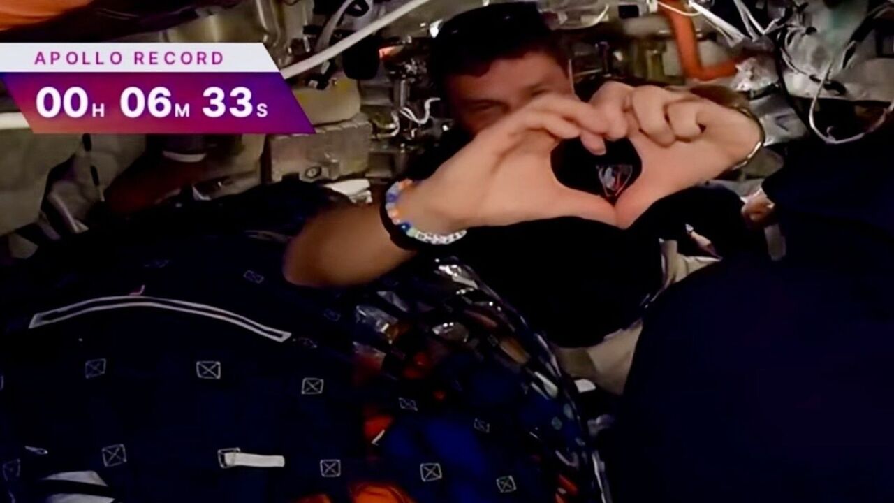 NASA太空人繞月催淚一幕!指揮官以亡妻名命名新隕石坑