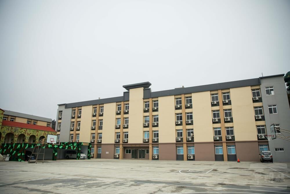 終於不必住坑道了 東引「興安專案」迎來新營舍「成功樓」