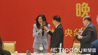 與宋濤敬酒稱民意希望兩岸交流　鄭麗文：和平路線對台灣最有利
