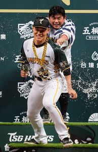 久違看老戰友王柏融單場雙響　劉時豪說內心其實非常激動