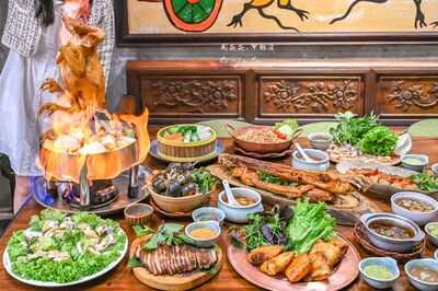河內「火焰雞鍋」烈酒燃盡只留土雞鮮甜!連3年入選越南米其林