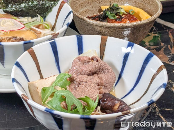 ▲鰻魚飯、牛肉壽喜燒吃到飽　十二廚4月底加碼4人同行1人免費。（圖／記者黃士原攝）