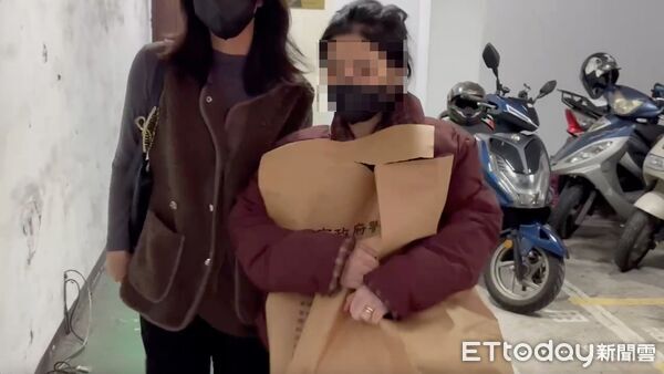 35歲男慘遭聯結車「分屍」！妻淚眼指認…遺物捧胸前悲痛離開