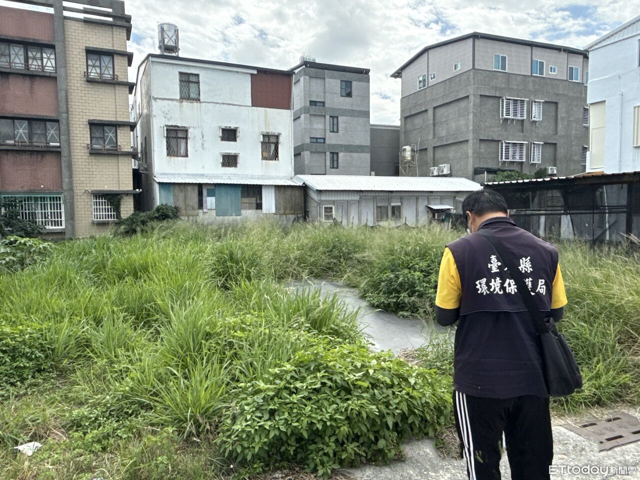 雜草生長影響市容與安全 台東加強空地管理巡查