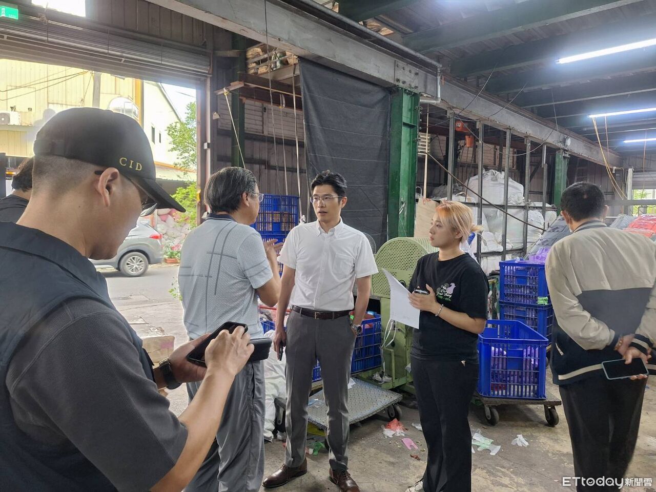 防囤積炒價!南檢直擊塑膠袋工廠 清明連假持續監控市場
