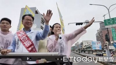 「藍白合」出征嘉義市長選戰　張啓楷冒雨謝票誓言接棒黃敏惠