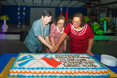 林佳龍遞交特使國書　與馬紹爾總統共切蛋糕祝邦誼長存
