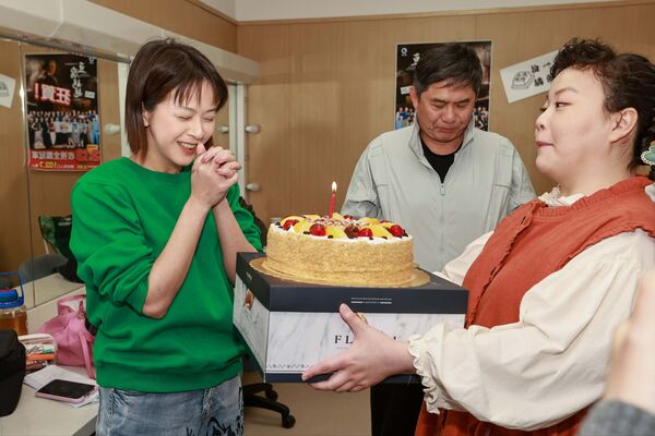 ▲洪都拉斯回歸《豆腐媽媽》，一回來就幫蘇晏霈慶生。（圖／民視提供）