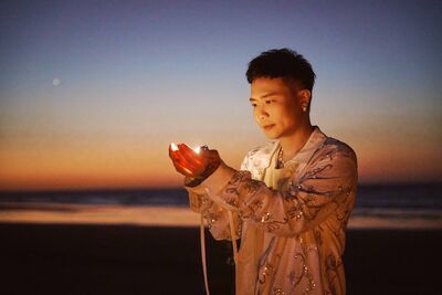 蕭秉治驚喜宣布雙喜臨門！　五月天＋五迷助圓夢超感動