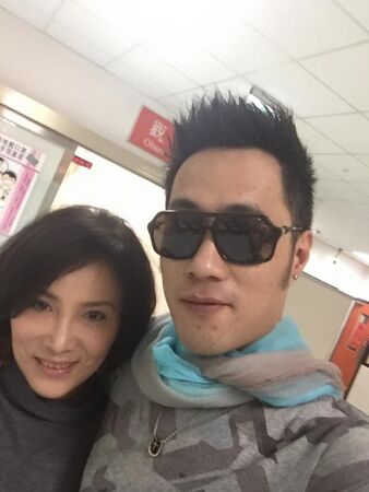 ▲余天與李亞萍跟兒子感情很好。（圖／翻攝臉書）