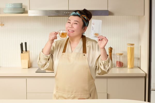 ▲林美秀代言滴雞精。（圖／純煉滴雞精提供）