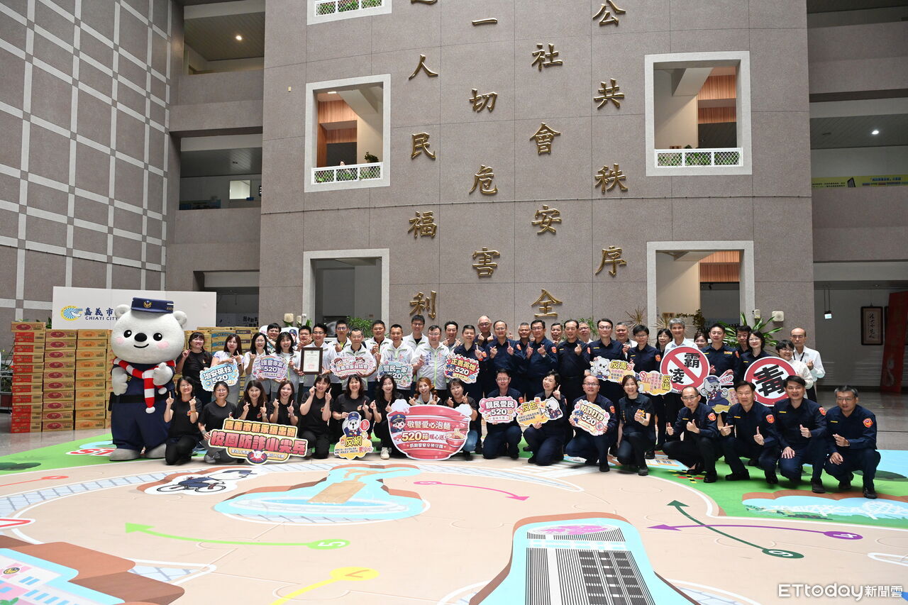 警民攜手守護嘉義校園 家長協會贈520箱泡麵表謝意