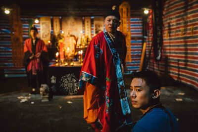 夢見被無臉人包圍！師父鐵口預言「血光之災」　初孟軒拍鬼片中邪爆頭