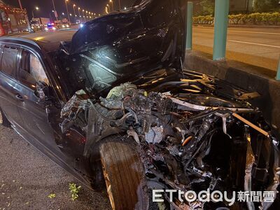 快訊／台南改裝BMW猛撞廂型車！運將拋飛慘死　肇事駕駛棄車逃