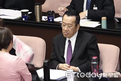 傳川普擬暫緩對台軍售 顧立雄「審慎樂觀」:對台軍售合乎美國利益