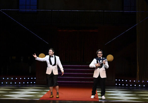 ▲洪都拉斯在舞台劇《明星養老院》有精彩演出。（金星文創提供）