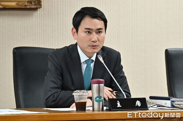 ▲▼立委陳冠廷出席軍購條例朝野協商。（圖／記者李毓康攝）