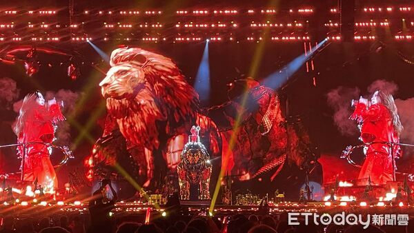 ▲▼鄧紫棋站在金獅上霸氣登場。（圖／讀者提供）