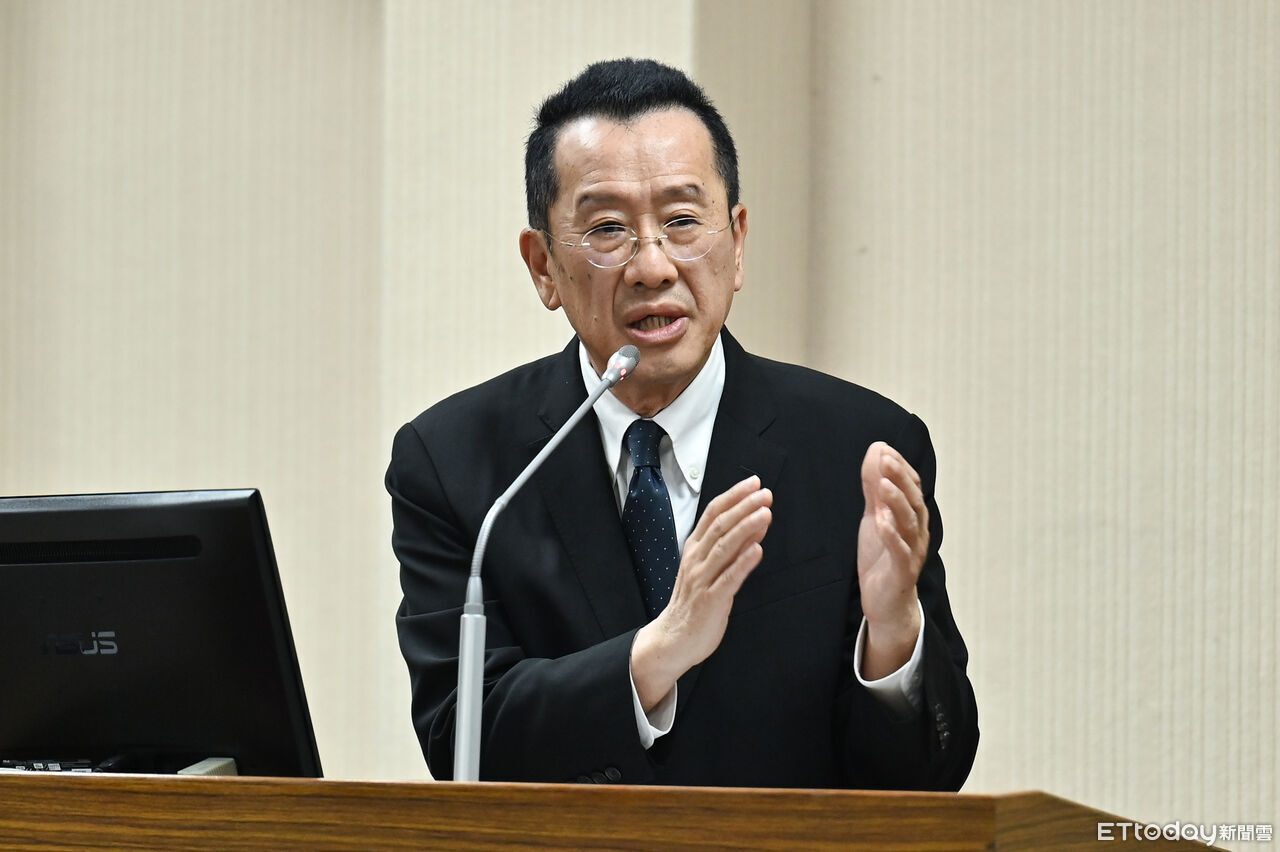 「不管我做得好不好!」顧立雄盼過1.25兆條例 協商因沒藍委破局