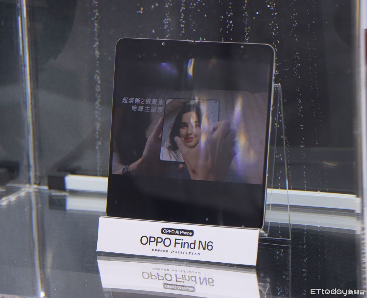 ▲▼    OPPO,N6,OPPP N6,摺疊機         。（圖／記者蘇晟彥攝）