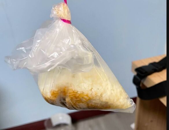 ▲彰化有間賣滷肉飯，外帶用餐盒包裝加10元。（圖／民眾提供　翻攝自Google 評論）