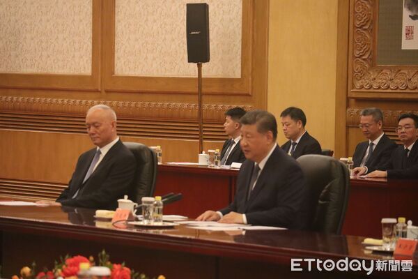 ▲▼国民党主席郑丽文与中共中央总书记习近平,在北京人民大会堂举行历史性会晤。 (图/记者陈冠宇摄)