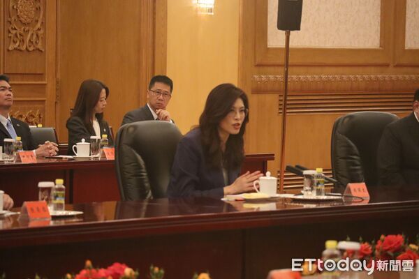 ▲▼國民黨主席鄭麗文與中共中央總書記習近平，在北京人民大會堂舉行歷史性會晤。（圖／記者陳冠宇攝）